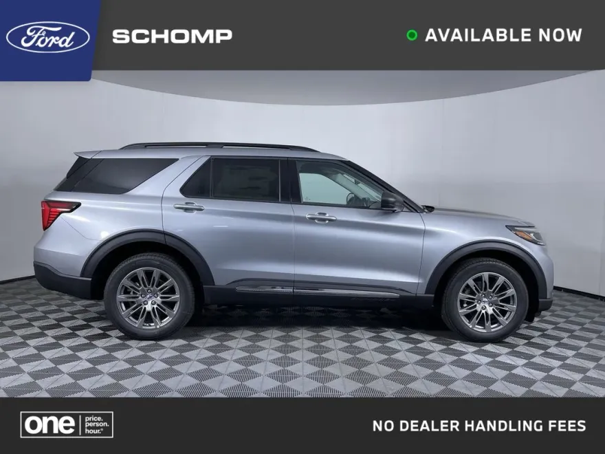 2025 Ford Explorer photo 1