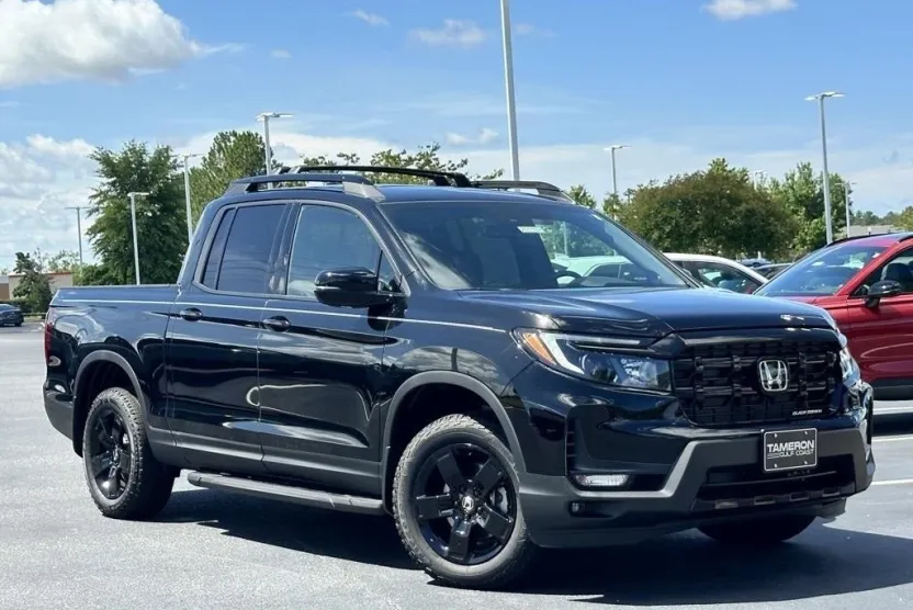 2025 Honda Ridgeline Black Edition photo 1