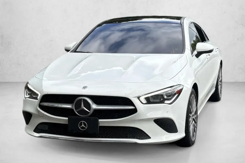 2022 Mercedes Benz CLA 4MATIC photo 1