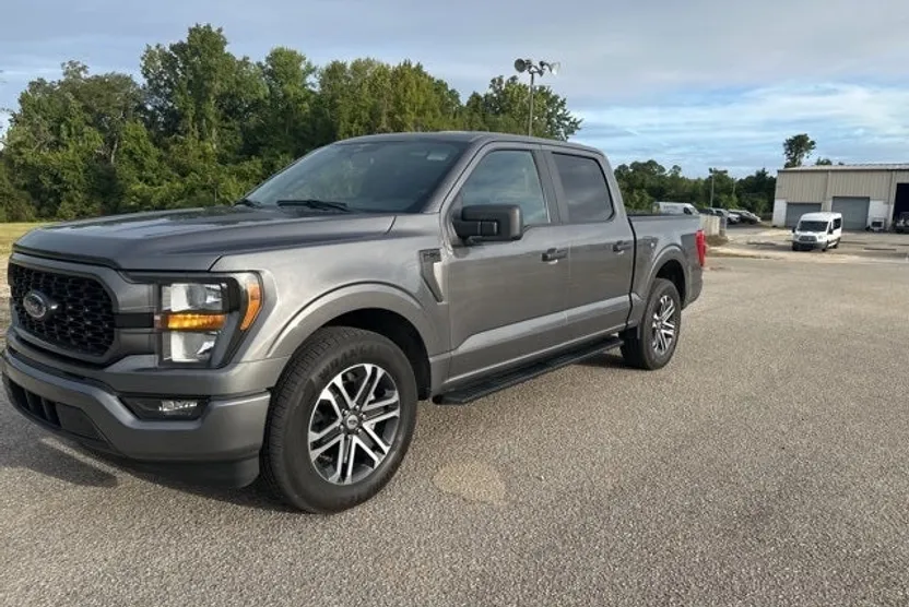 2023 Ford F-150 XL photo 1