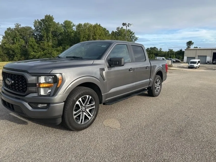 2023 Ford F-150 XL photo 1