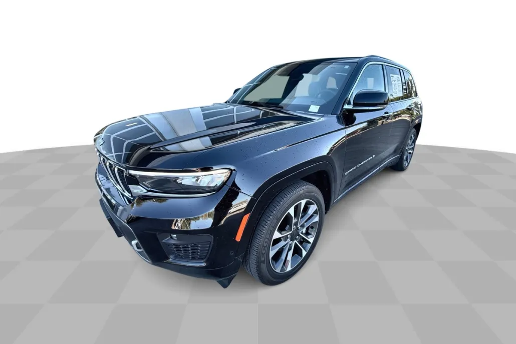 2023 Jeep Grand Cherokee Overland photo 1