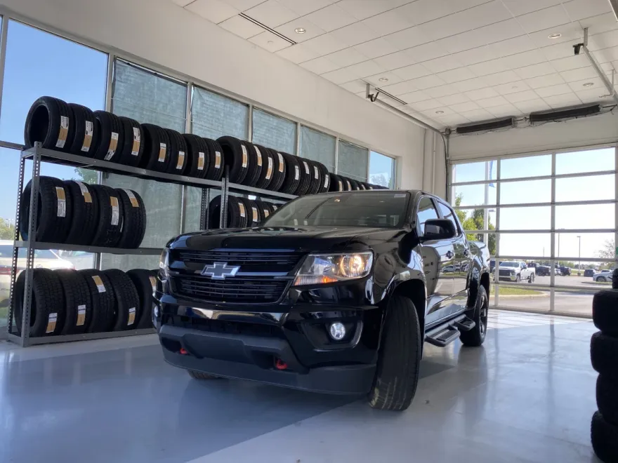 2020 Chevrolet Colorado LT photo 1