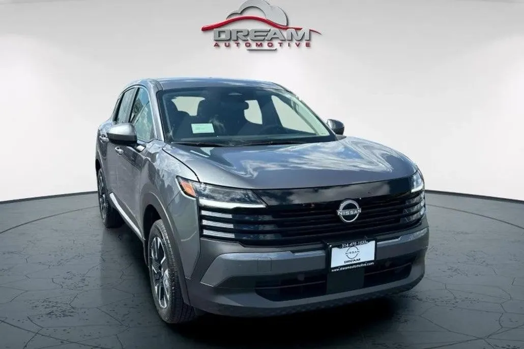 2025 Nissan Kicks SV photo 1