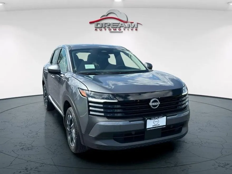 2025 Nissan Kicks SV photo 1