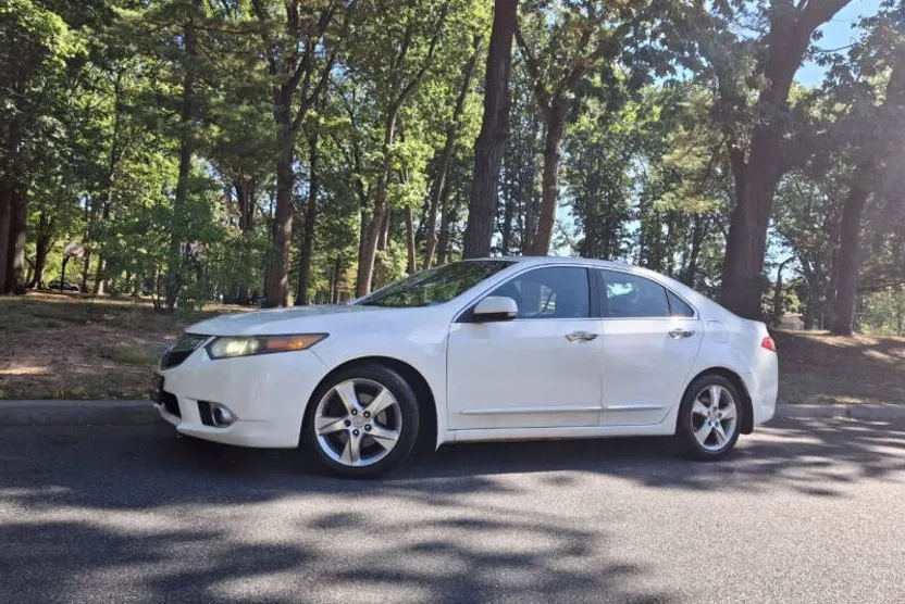 2011 Acura TSX Technology photo 1