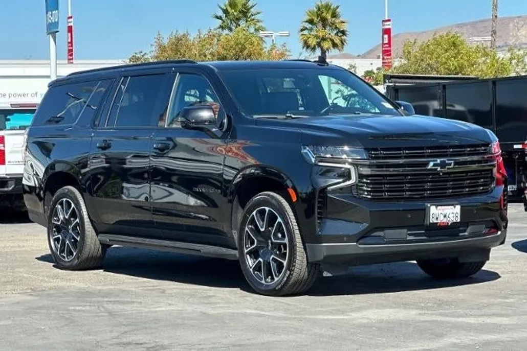 2021 Chevrolet Suburban RST photo 1