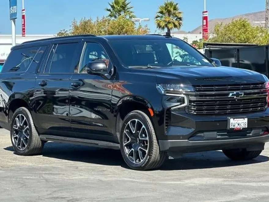 2021 Chevrolet Suburban RST photo 1