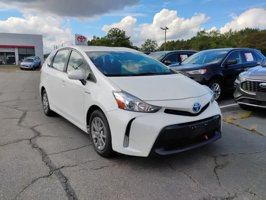 2015 Toyota Prius V Two photo 1