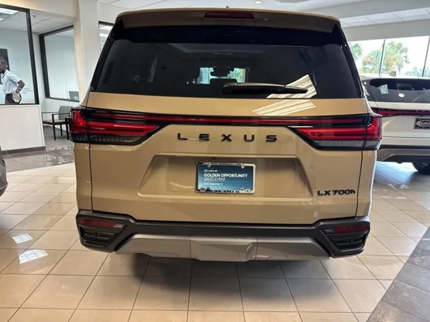 2025 Lexus LX photo 1