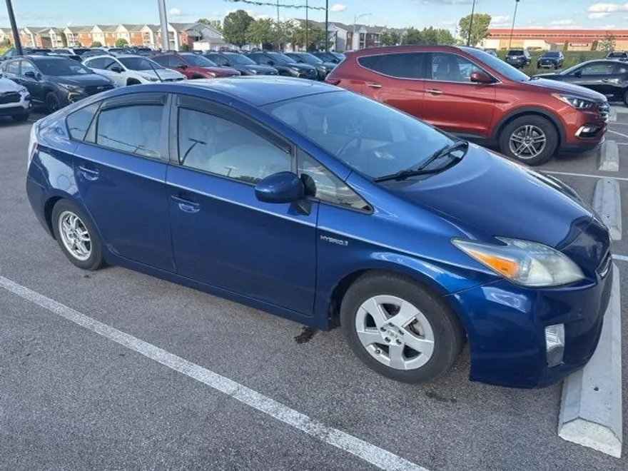 2011 Toyota Prius Five photo 1