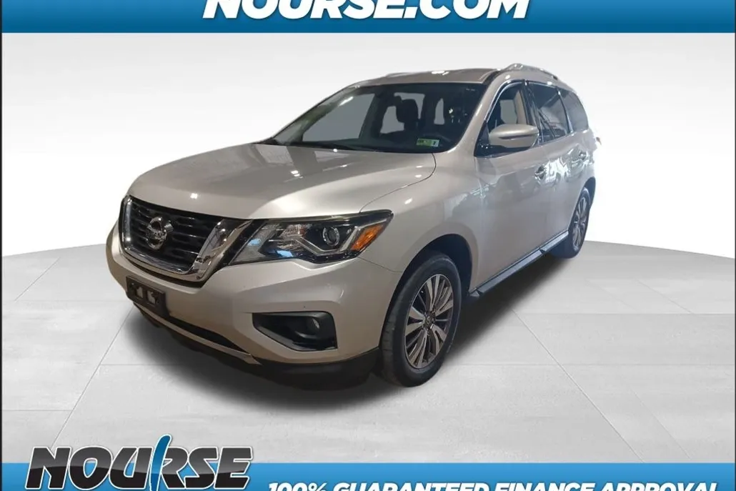 2019 Nissan Pathfinder SV photo 1