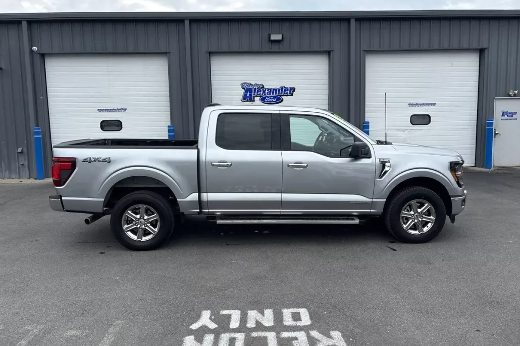 2024 Ford F-150 XLT photo 1