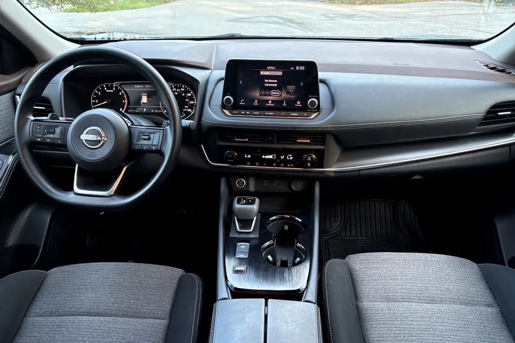 2023 Nissan Rogue SV photo 1