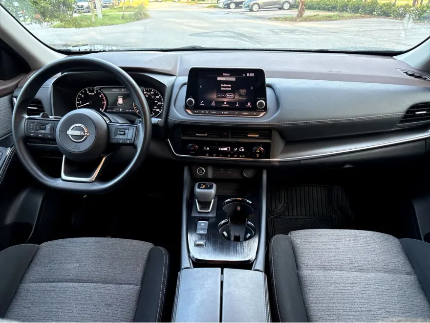 2023 Nissan Rogue SV photo 1