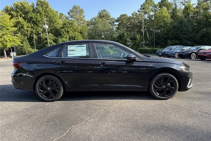 2025 Volkswagen Jetta 1.5T SE photo 1
