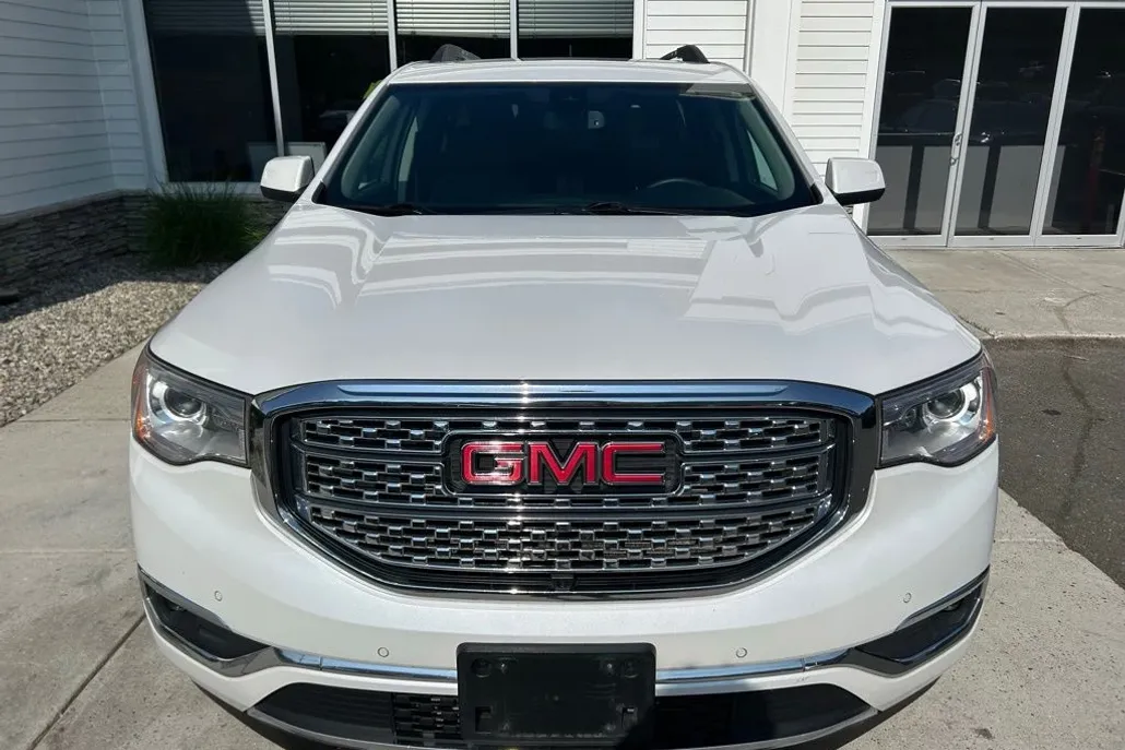 2018 Gmc Acadia Denali photo 1