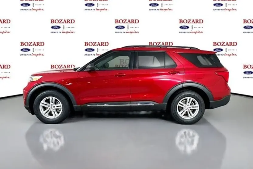 2021 Ford Explorer XLT photo 1