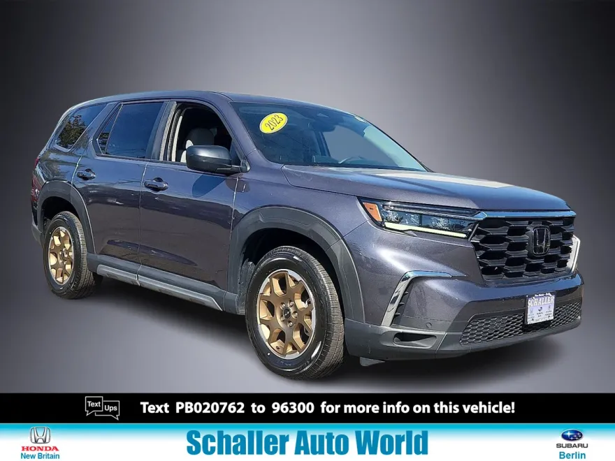 2023 Honda Pilot LX photo 1