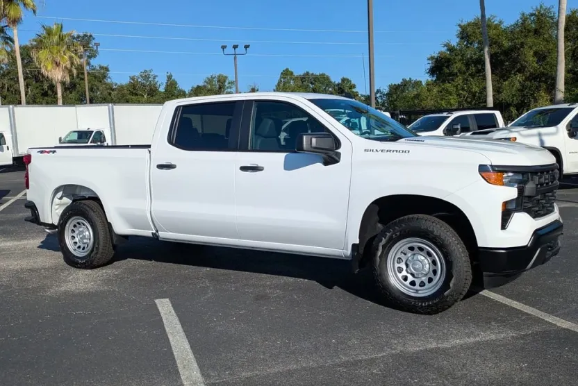 2025 Chevrolet Silverado 1500 photo 1