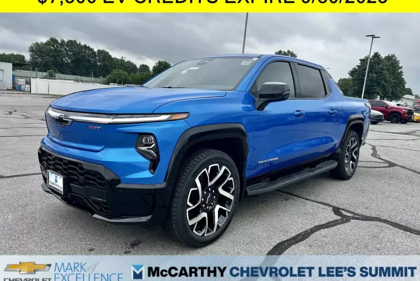 2025 Chevrolet Silverado EV RST photo 1