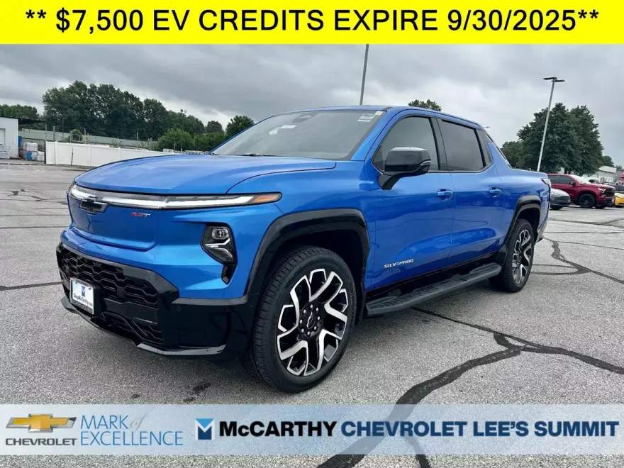 2025 Chevrolet Silverado EV RST photo 1