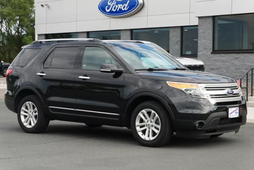 2015 Ford Explorer XLT photo 1
