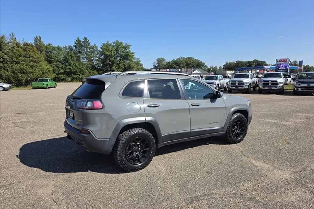 2019 Jeep Cherokee Trailhawk photo 1