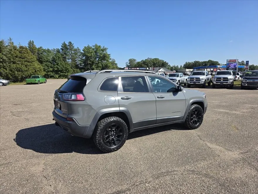 2019 Jeep Cherokee Trailhawk photo 1