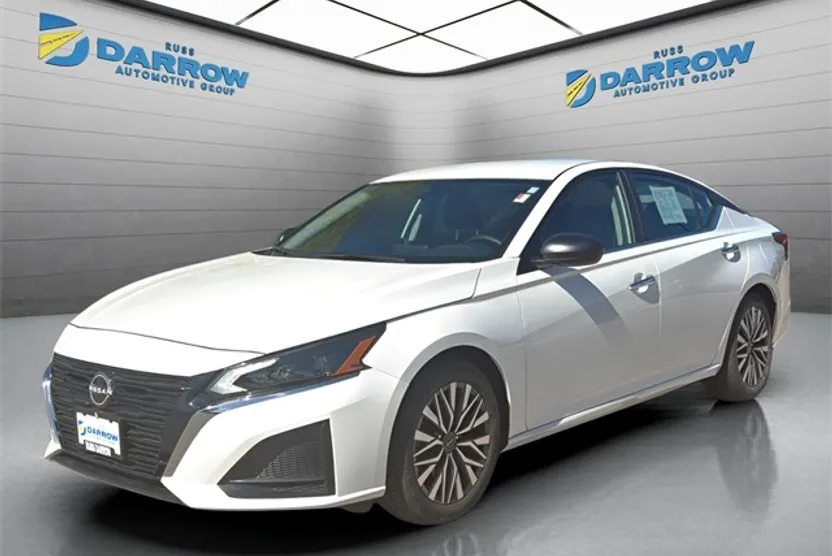 2024 Nissan Altima 2.5 SV photo 1