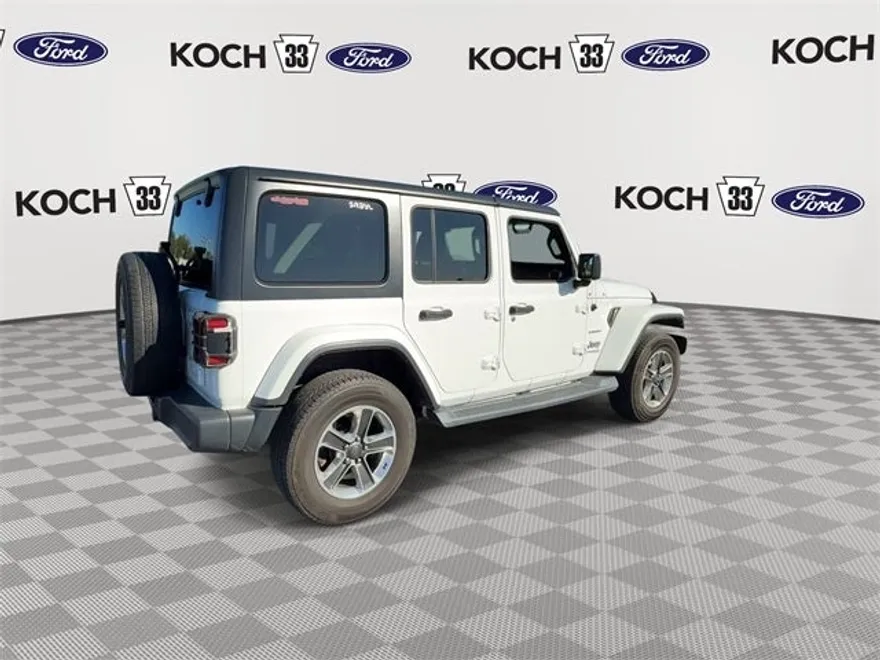 2018 Jeep Wrangler Unlimited Sahara photo 1