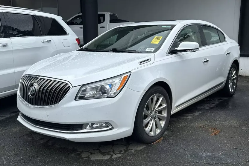2016 Buick LaCrosse Leather photo 1