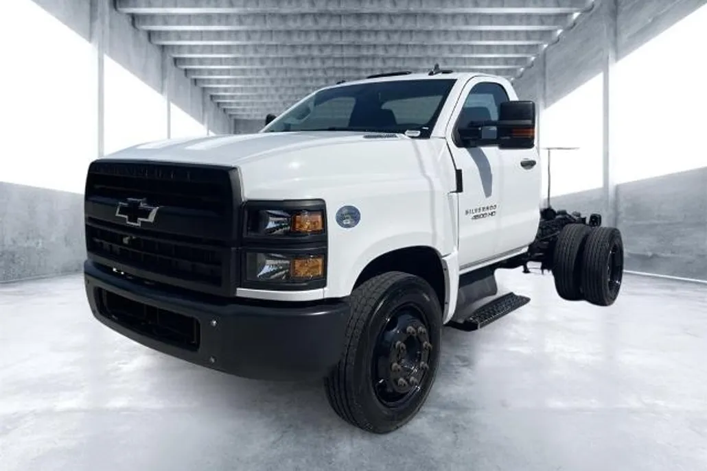 2023 Chevrolet Silverado 4500HD LT photo 1