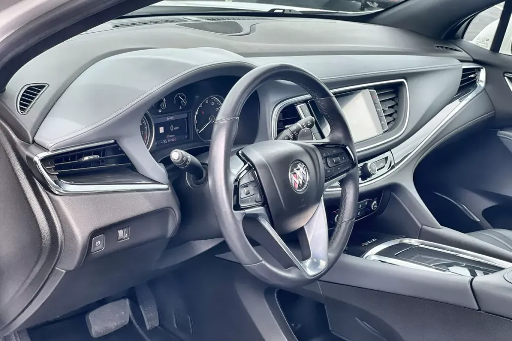 2023 Buick Enclave Essence photo 1