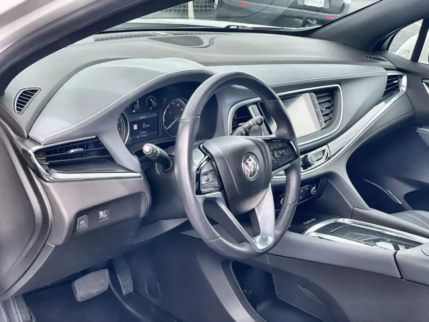 2023 Buick Enclave Essence photo 1