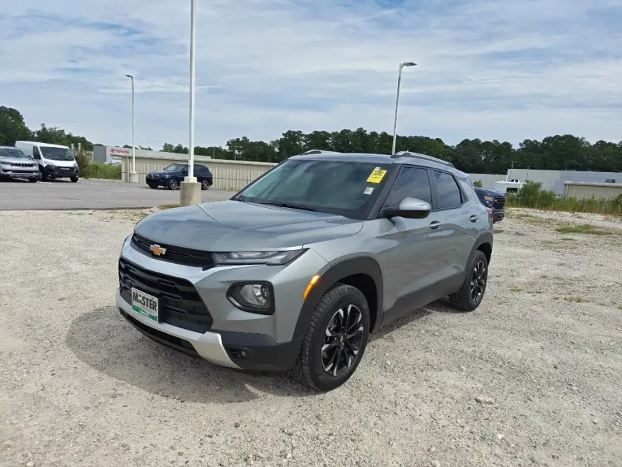 2023 Chevrolet Trailblazer LT photo 1