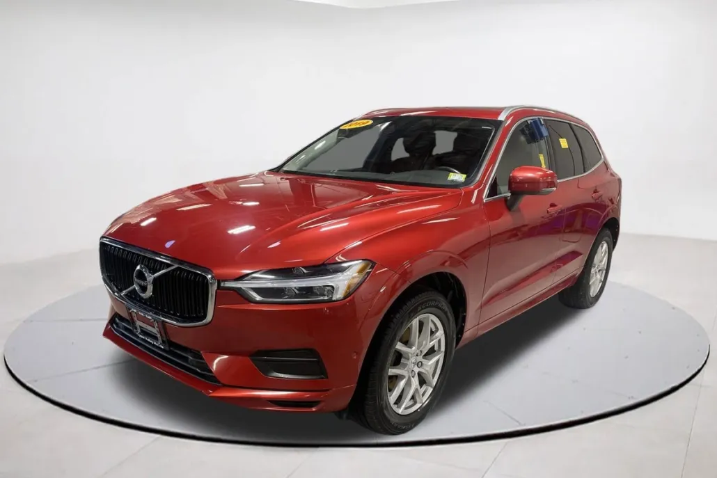 2019 Volvo XC60 T5 Momentum photo 1