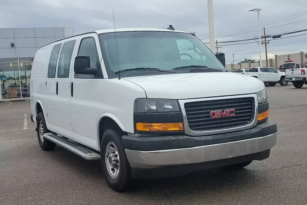 2023 Gmc Savana Cargo 2500 photo 1