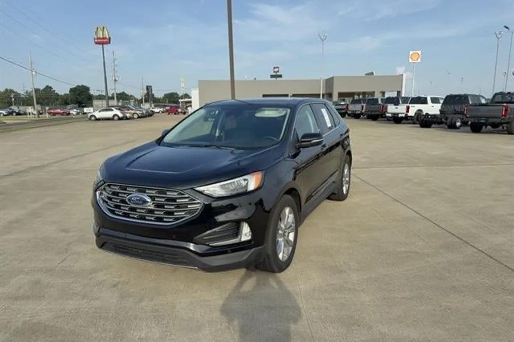 2022 Ford Edge Titanium photo 1