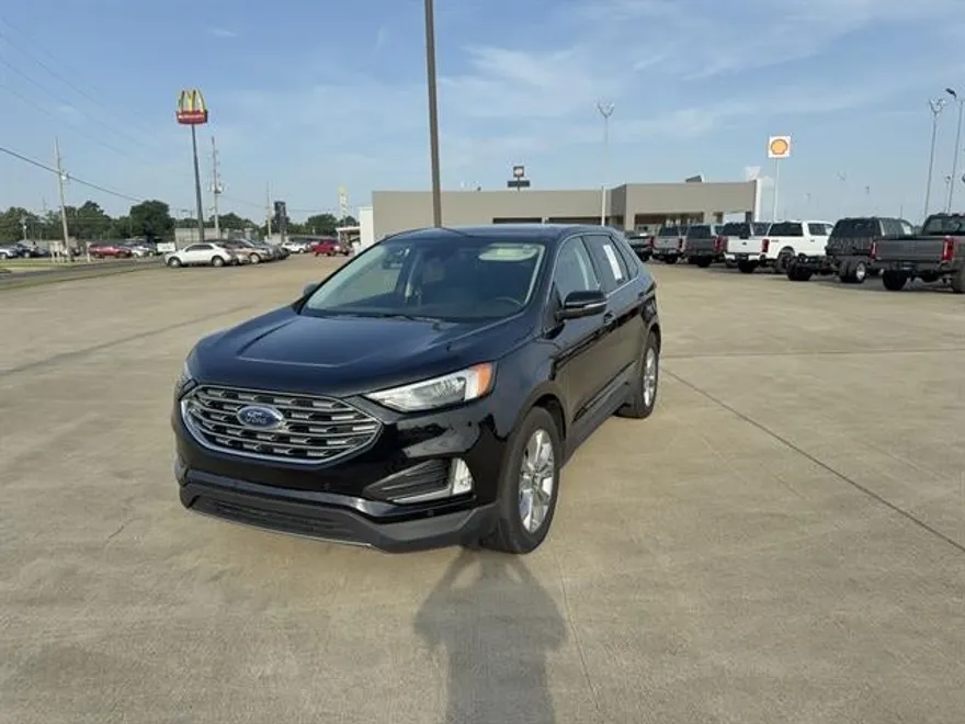 2022 Ford Edge Titanium photo 1