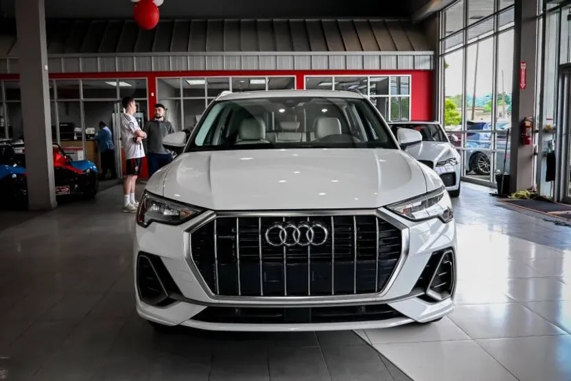 2022 Audi Q3 S line Premium 45 TFSI photo 1