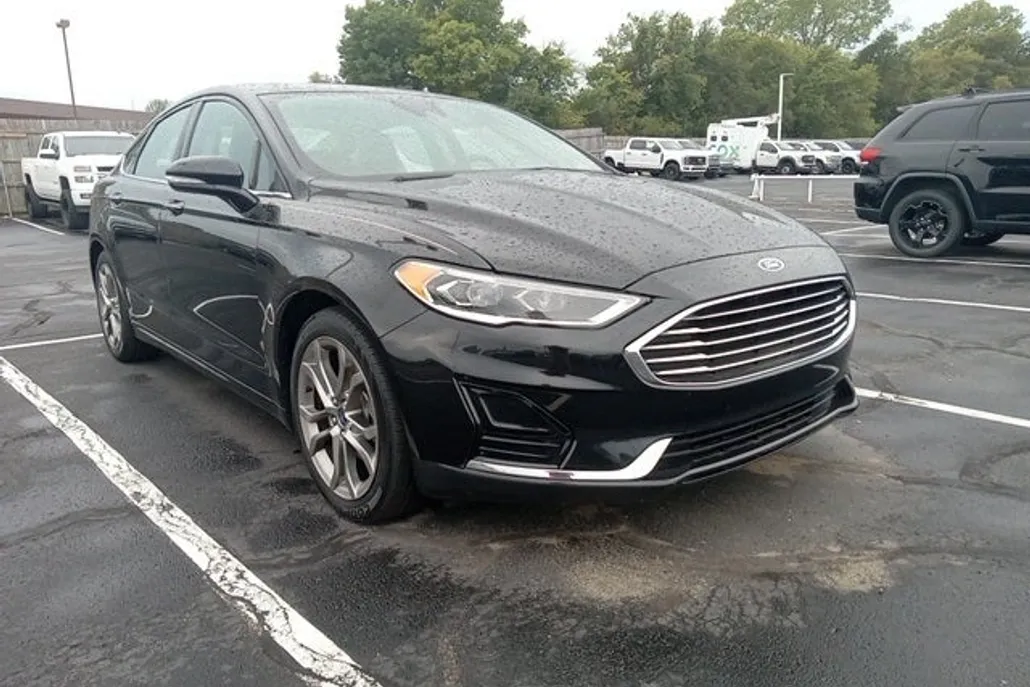 2020 Ford Fusion SEL photo 1