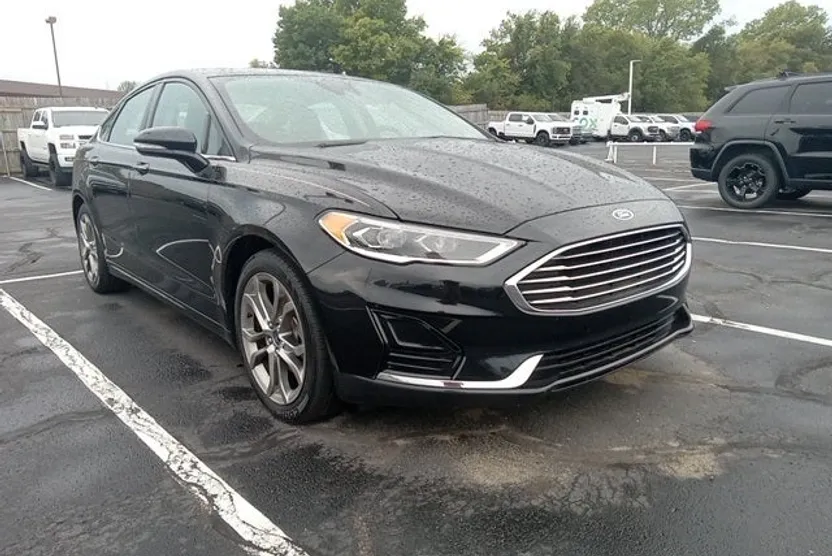 2020 Ford Fusion SEL photo 1