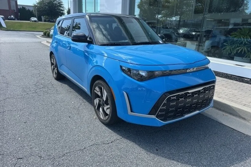 2023 Kia Soul GT-Line photo 1