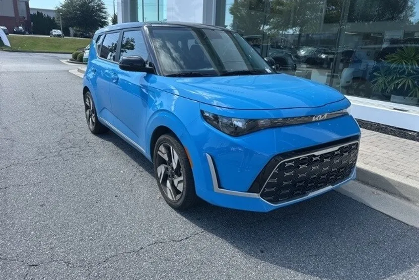2023 Kia Soul GT-Line photo 1
