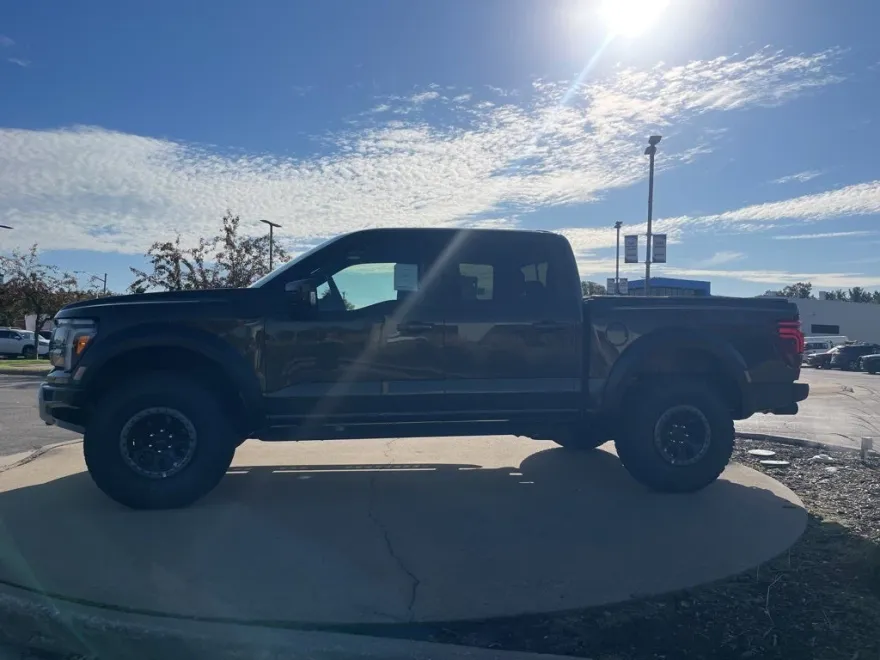 2025 Ford F-150 Raptor photo 1