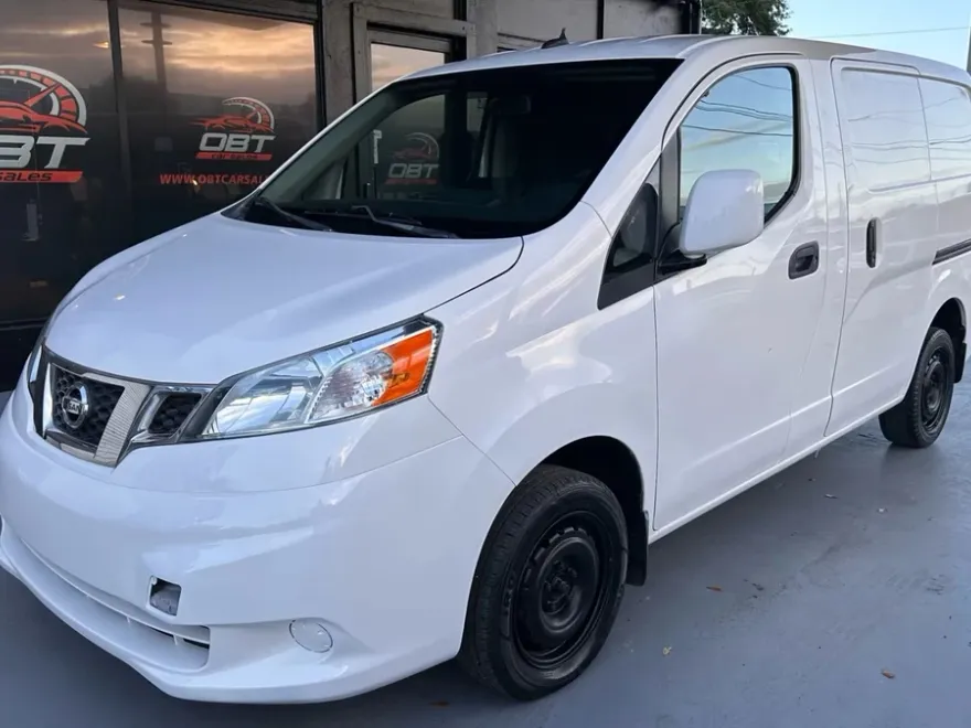 2018 Nissan NV200 SV photo 1