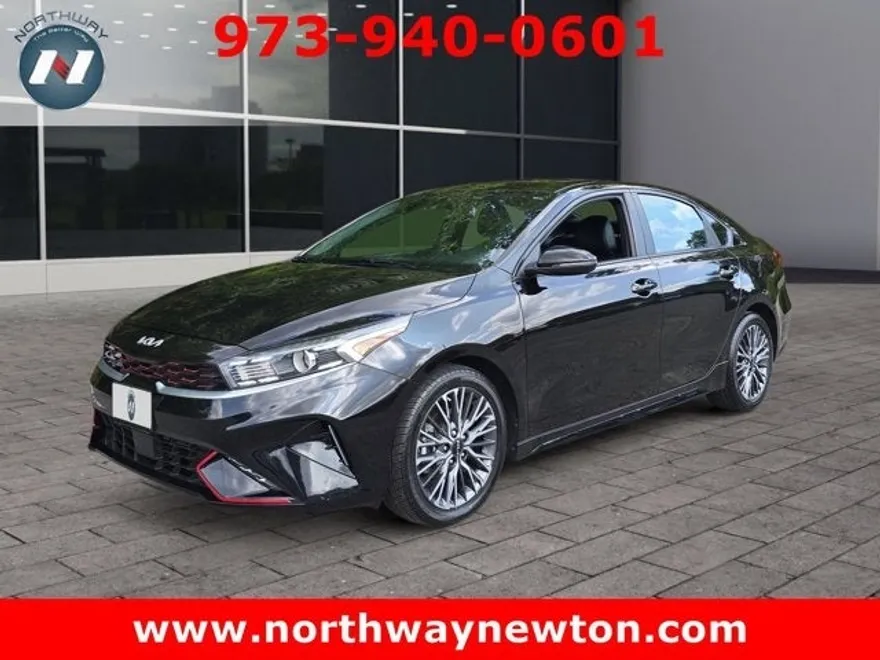 2022 Kia Forte GT-Line photo 1