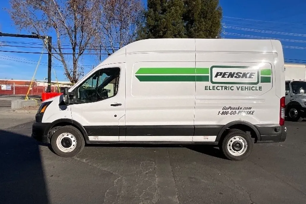 2022 Ford Transit photo 1