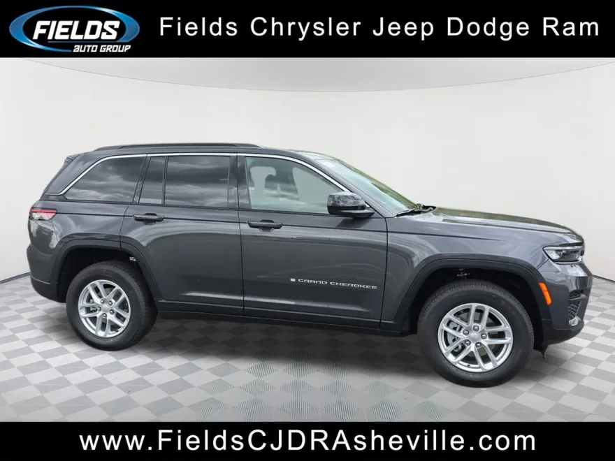 2025 Jeep Grand Cherokee Laredo photo 1